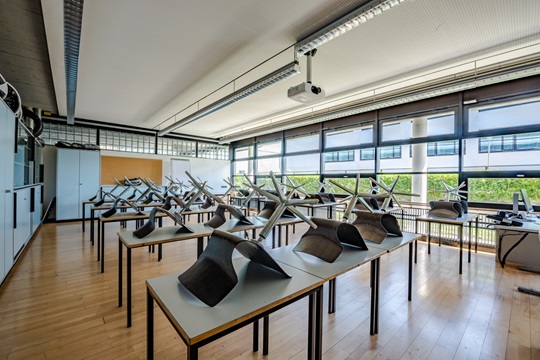 Schulzimmer in Standardbestuhlung